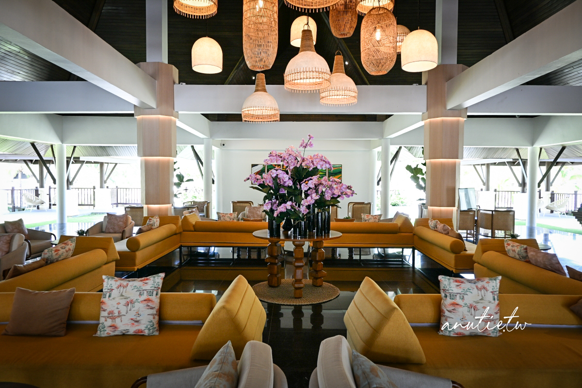 【泰國】攀牙府拷叻住宿｜La Solaya Khao Lak，Bang Niang Beach旁海景度假飯店，泳池酒吧、Villa房型與餐飲分享
