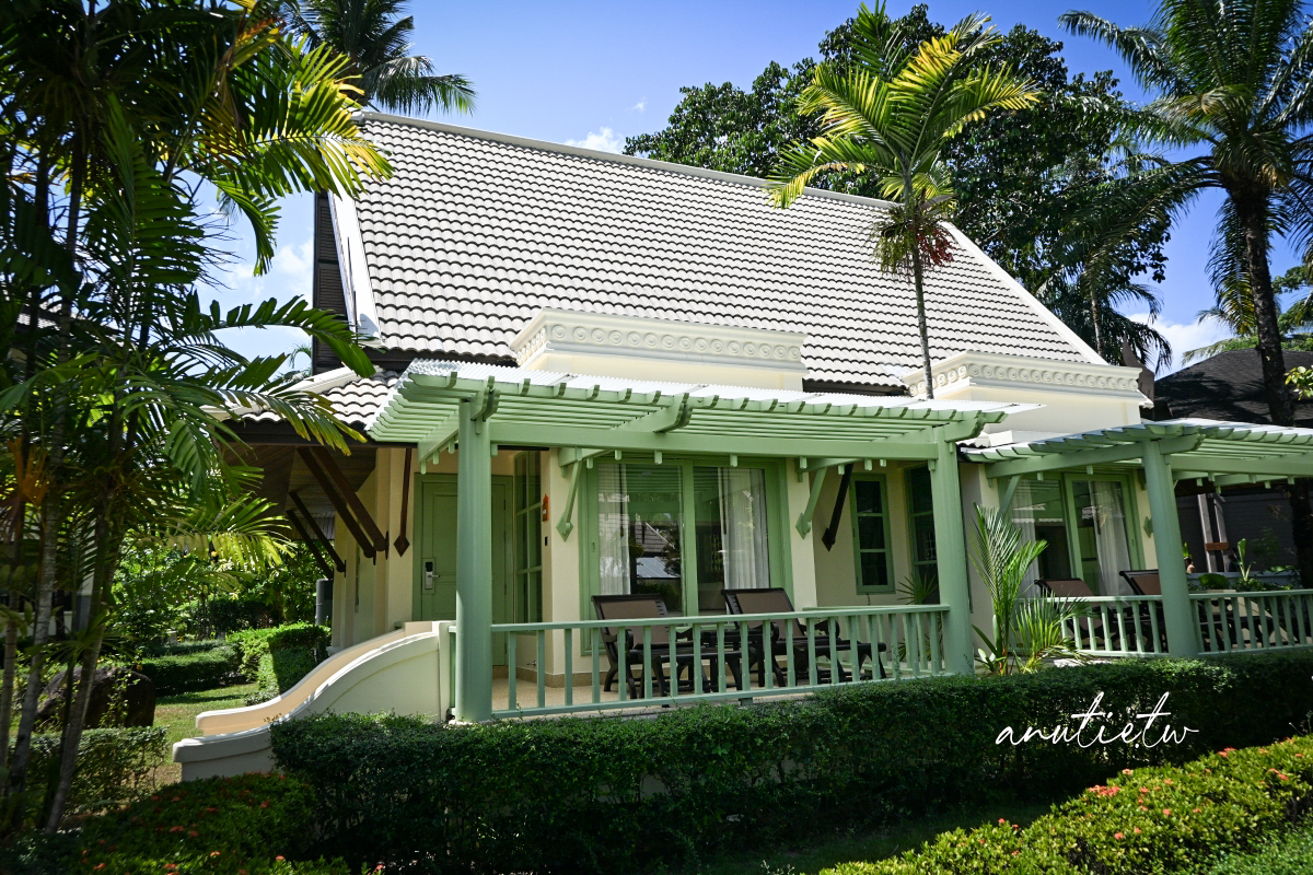 【泰國】攀牙府拷叻住宿｜La Solaya Khao Lak，Bang Niang Beach旁海景度假飯店，泳池酒吧、Villa房型與餐飲分享