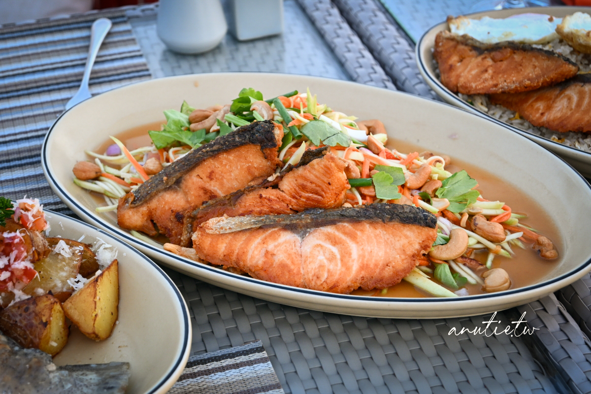 【泰國】攀牙府拷叻住宿｜La Solaya Khao Lak，Bang Niang Beach旁海景度假飯店，泳池酒吧、Villa房型與餐飲分享