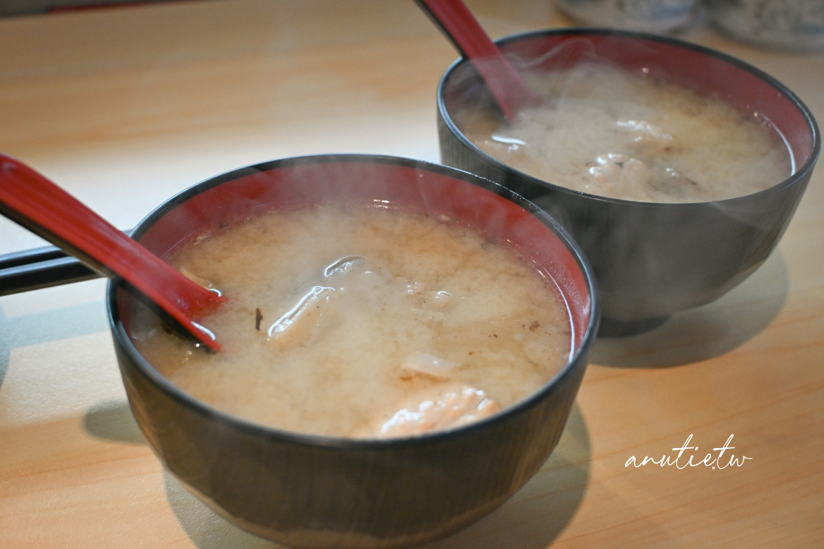 【台北】圓山站｜安安生魚小料理，生魚片、海鮮丼飯都推薦，座位不多記得先訂位