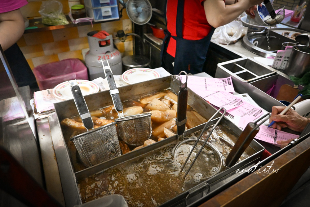 【基隆】安樂區|郭家巷頭粿仔湯,在地人推薦的老味道,簡單一碗粿仔條配黑白切就很滿足 - 第11張圖 【基隆】安樂區|郭家巷頭粿仔湯,在地人推薦的老味道,簡單一碗粿仔條配黑白切就很滿足