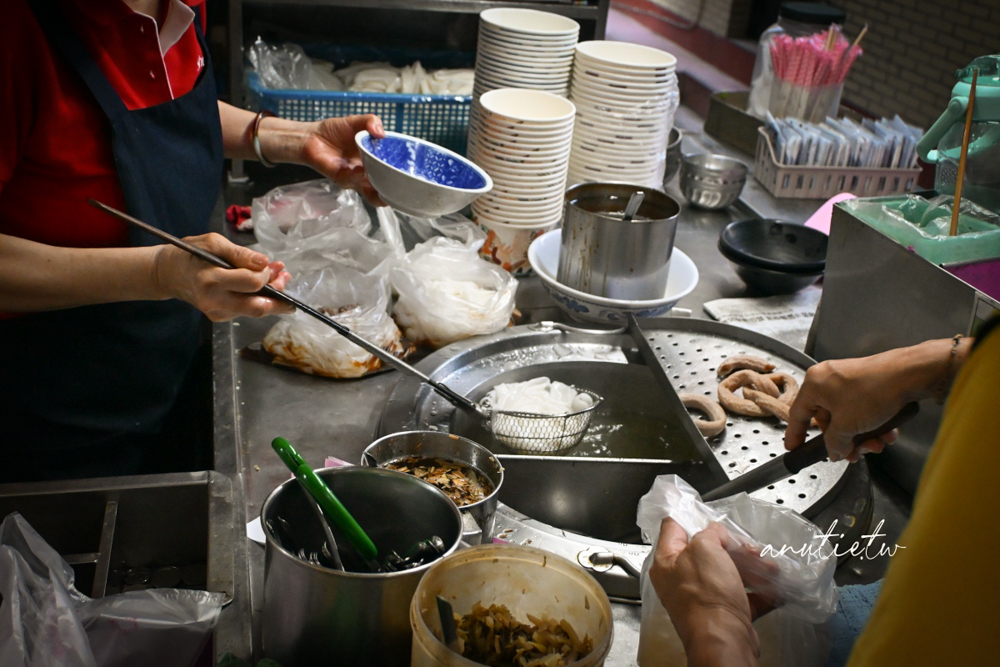 【基隆】安樂區｜郭家巷頭粿仔湯，在地人推薦的老味道，簡單一碗粿仔條配黑白切就很滿足