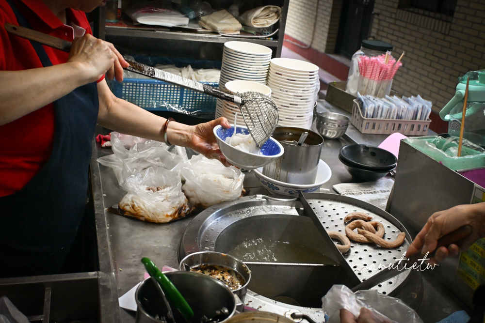【基隆】安樂區｜郭家巷頭粿仔湯，在地人推薦的老味道，簡單一碗粿仔條配黑白切就很滿足