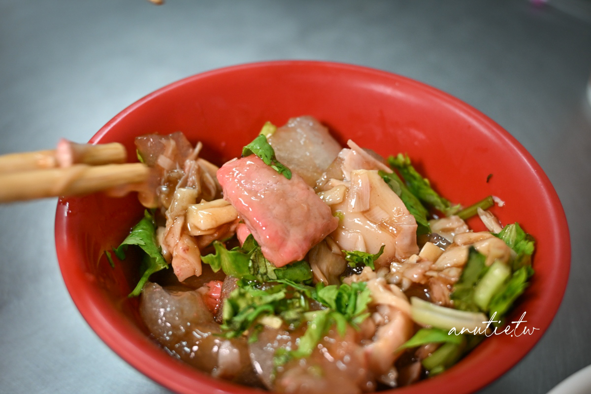 【基隆】中山區｜順伯三輪車肉圓，安樂市場附近低調老店，肉圓和芋粿一次滿足