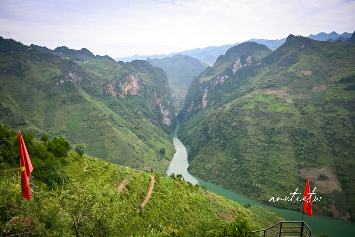【越南北部旅遊】儒桂河遊船｜河江塗山峽谷搭船體驗，從山頂看到水平面