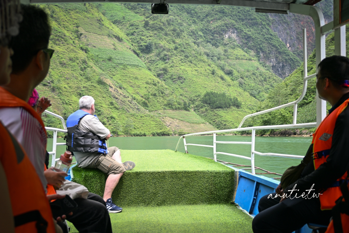 【越南北部旅遊】儒桂河遊船｜河江塗山峽谷搭船體驗，從山頂看到水平面