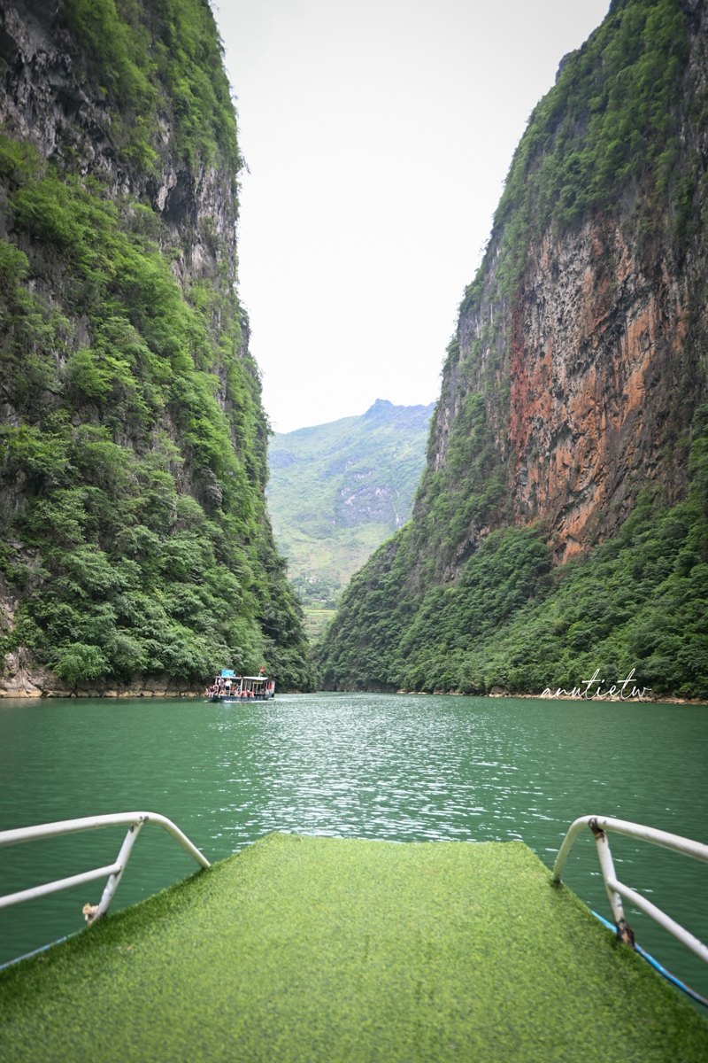 【越南北部旅遊】儒桂河遊船｜河江塗山峽谷搭船體驗，從山頂看到水平面