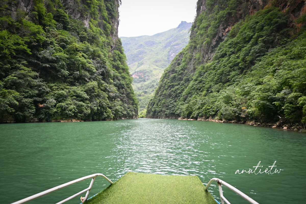 【越南北部旅遊】儒桂河遊船｜河江塗山峽谷搭船體驗，從山頂看到水平面