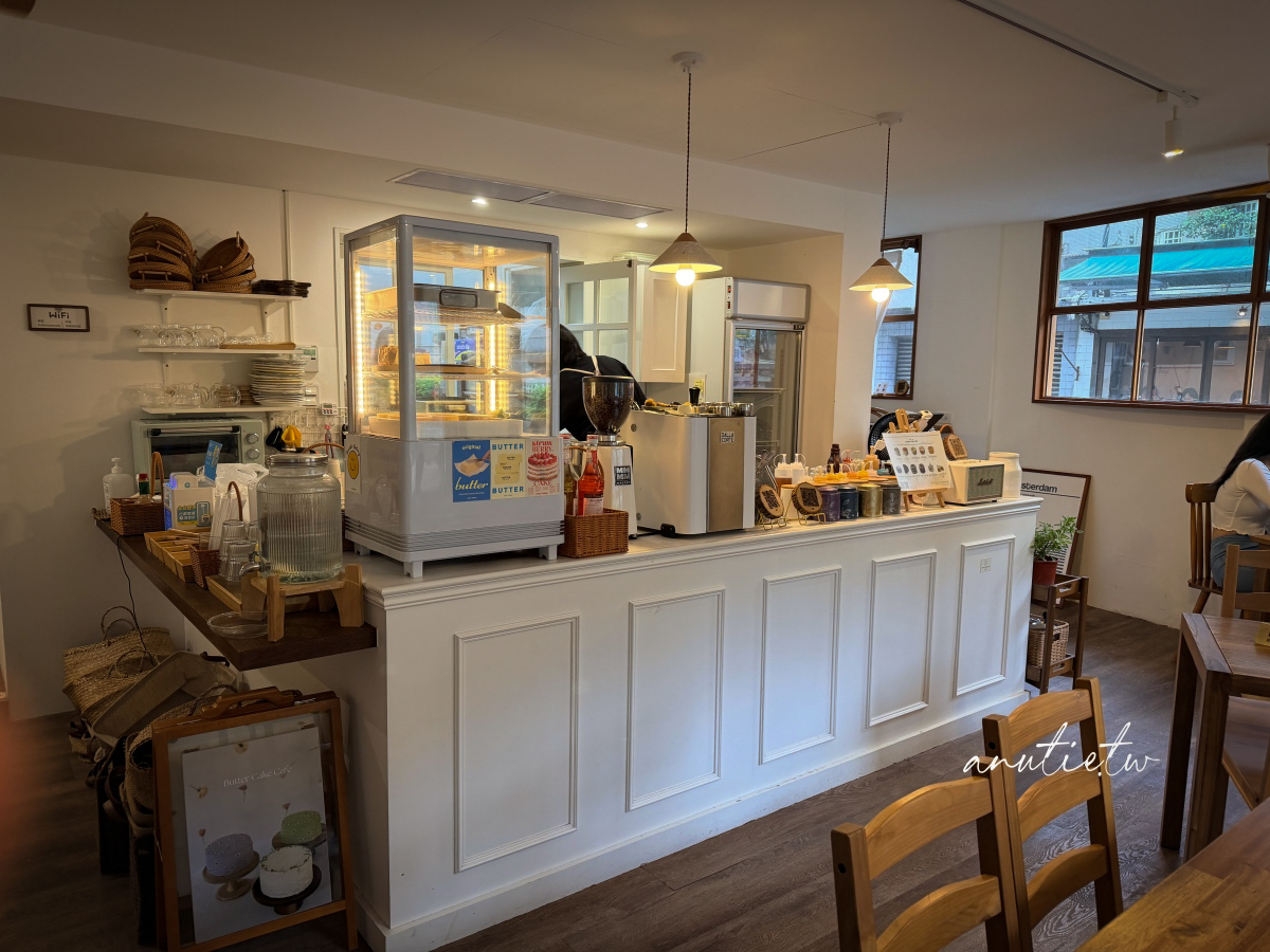 【新店甜點】大坪林站｜Butter Cake Café 奶油蛋糕咖啡廳，水果千層、軟嫩布丁與檸檬咖啡