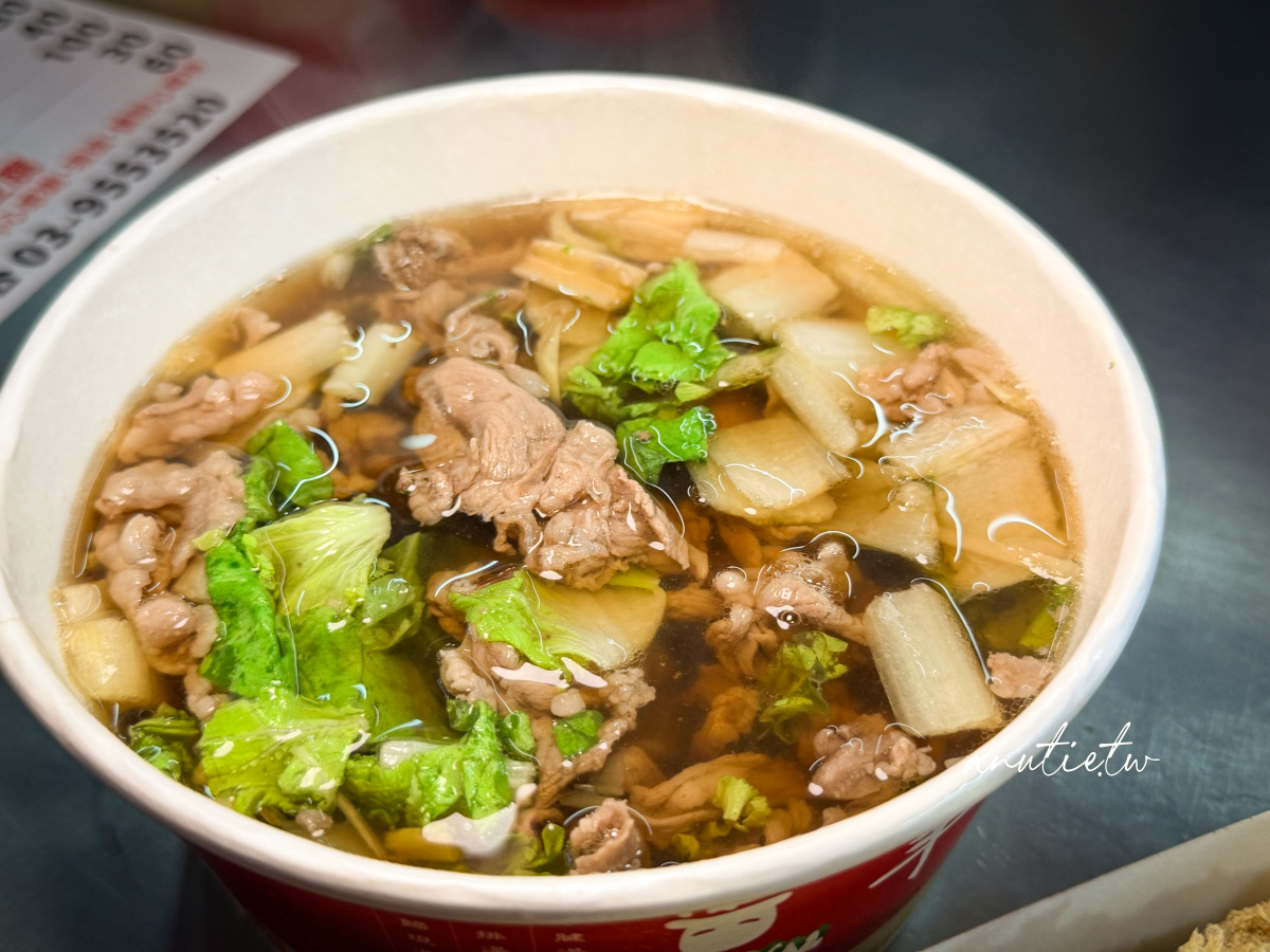 【宜蘭羅東夜市美食】羊舖子當歸羊肉湯，湯頭順口不油膩，酥脆臭豆腐也意外好吃