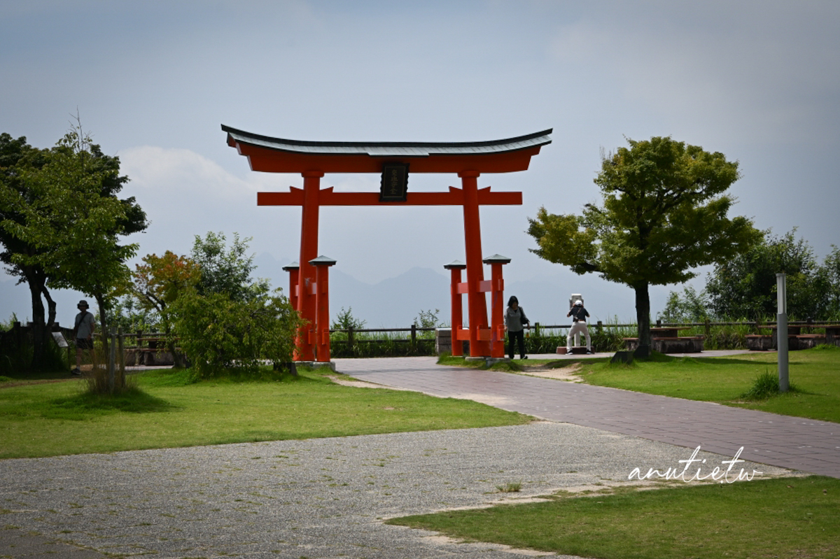 【廣島旅遊】宮島SA Pikmin Terrace 皮克敏公園怎麼去｜超萌戶外裝置＋紀念品店限定開箱，順遊嚴島神社超順路