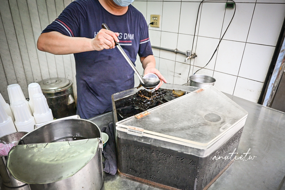 【台北】龍山寺站｜典發仙草冰，廣州街夜市50年老店，20元仙草冰甜度可調整