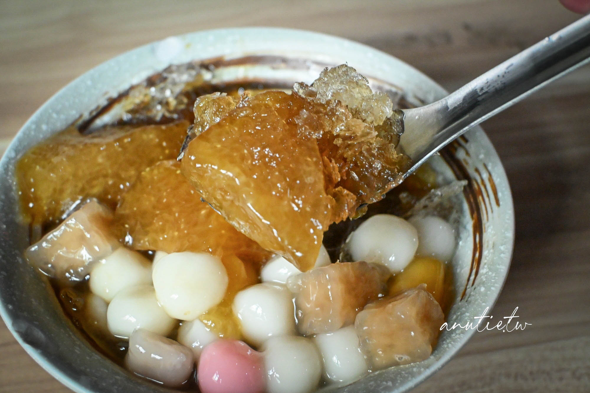 【龍山寺美食】三六食粑|80年老店必吃鹼粽冰,草仔粿、紅龜粿等傳統米食一次買 - 第8張圖 【龍山寺美食】三六食粑|80年老店必吃鹼粽冰,草仔粿、紅龜粿等傳統米食一次買