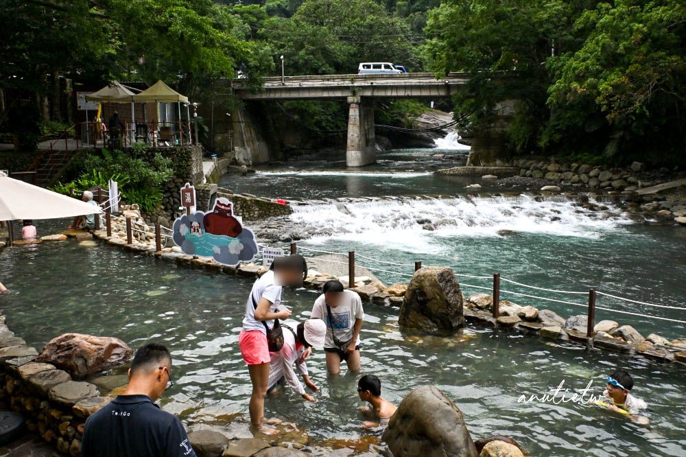 【桃園】復興區|小烏來宇內溪溫泉戲水區,夏日玩水、溪谷美人湯,山林裡享受天然碳酸氫鈉泉 - 第9張圖 【桃園】復興區|小烏來宇內溪溫泉戲水區,夏日玩水、溪谷美人湯,山林裡享受天然碳酸氫鈉泉