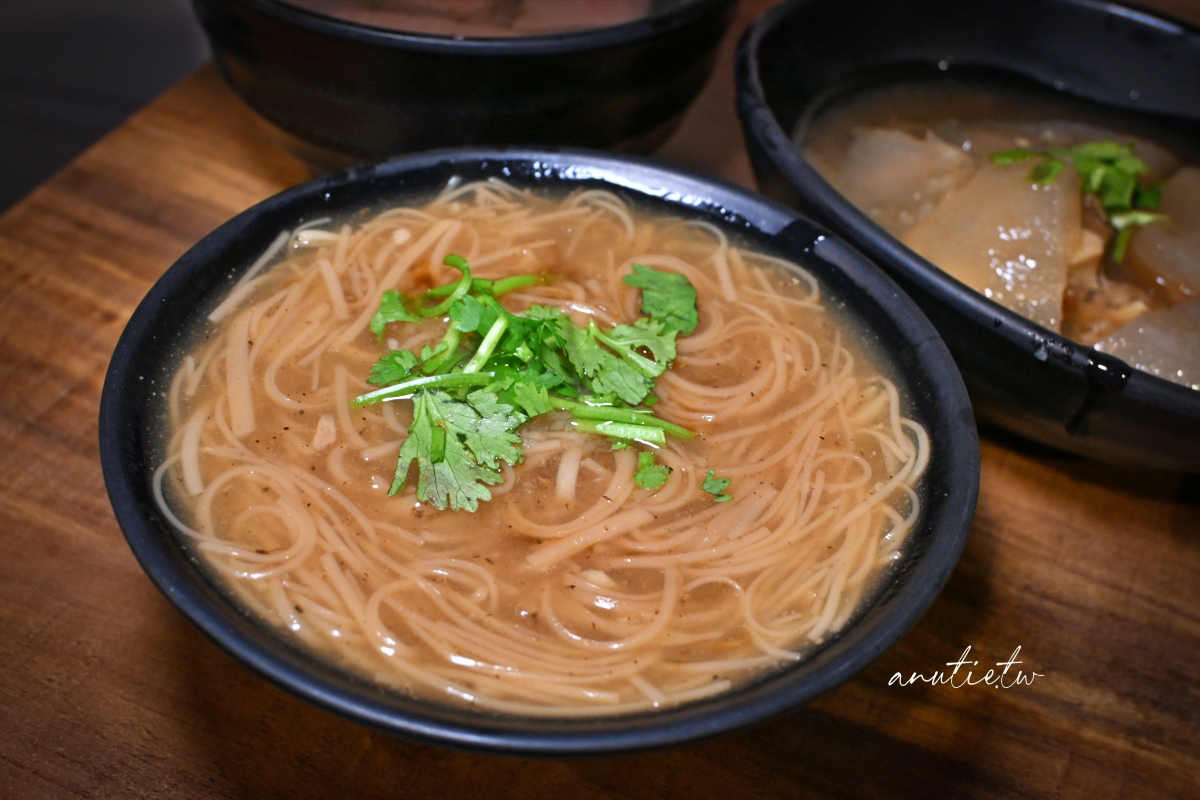 【台北】通化夜市｜通化肉圓，回訪老字號銅板美食，肉圓漲到60元味道依舊穩定