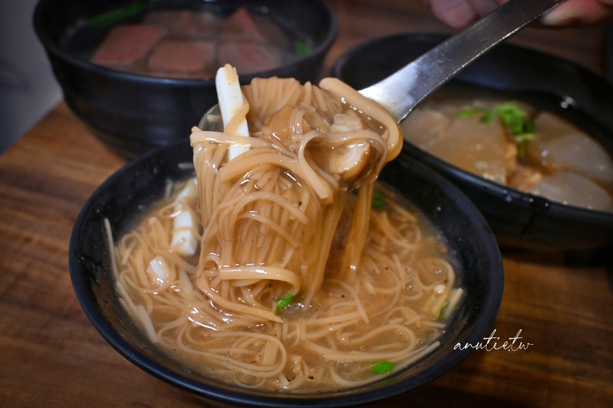 【台北】通化夜市｜通化肉圓，回訪老字號銅板美食，肉圓漲到60元味道依舊穩定