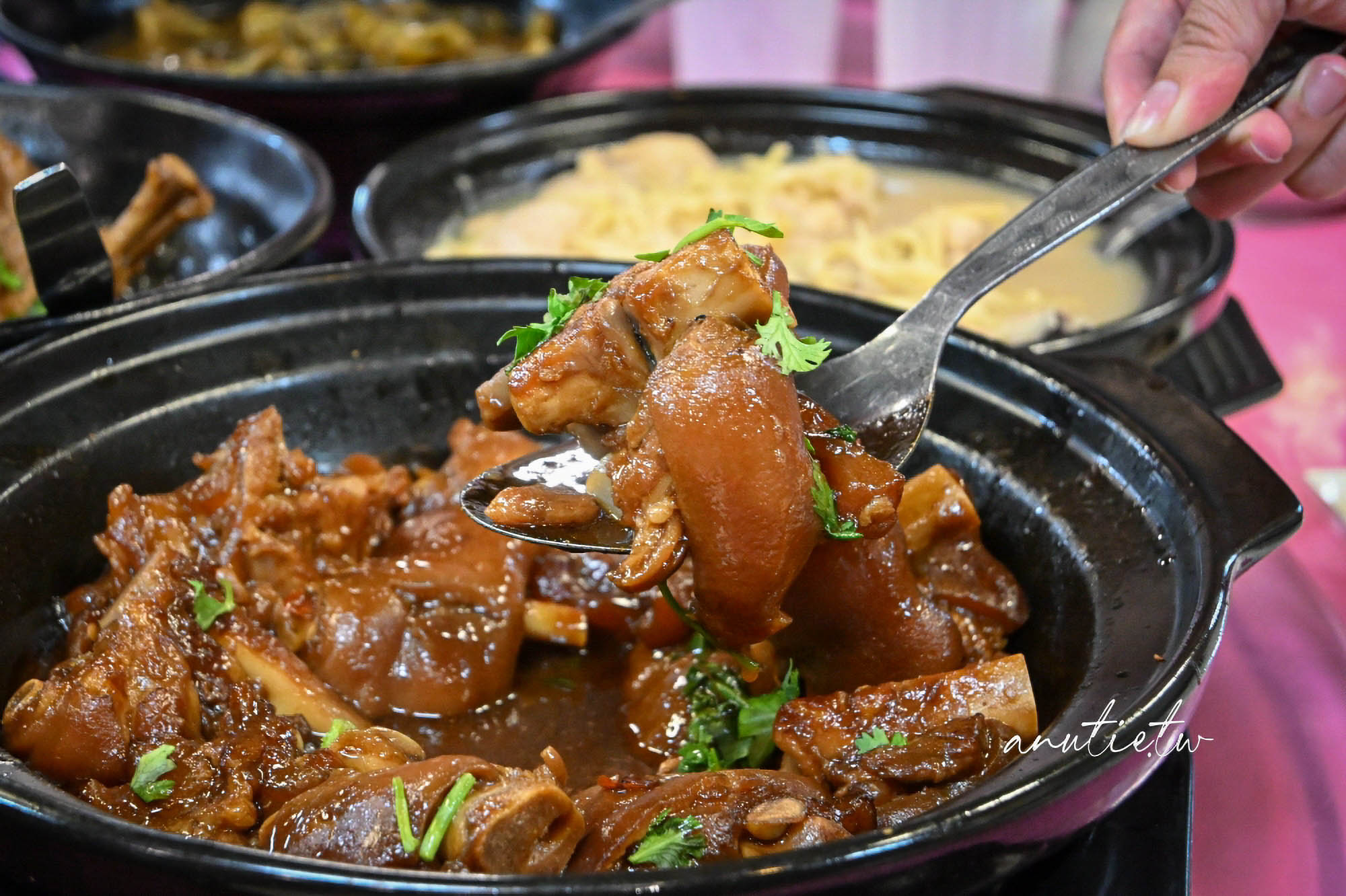 【吉隆坡美食】興記肉骨茶甲洞大街 ，必吃乾肉骨茶、黃酒蝦，跟著 Fun Asia Go 朝聖在地人氣名店