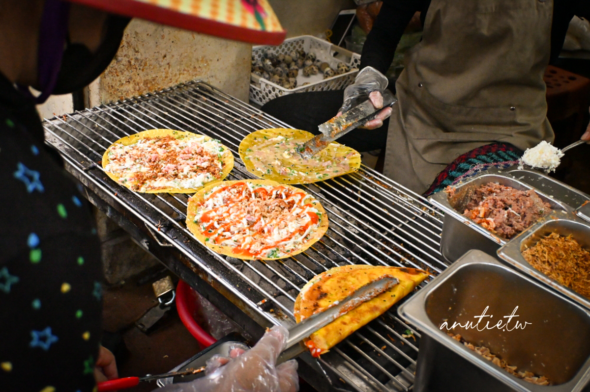 【河內美食】Bánh Tráng Bé My|河內必吃米紙 Pizza!炭火現烤酥脆,越南特色街頭小吃 - 第6張圖 【河內美食】Bánh Tráng Bé My|河內必吃米紙 Pizza!炭火現烤酥脆,越南特色街頭小吃