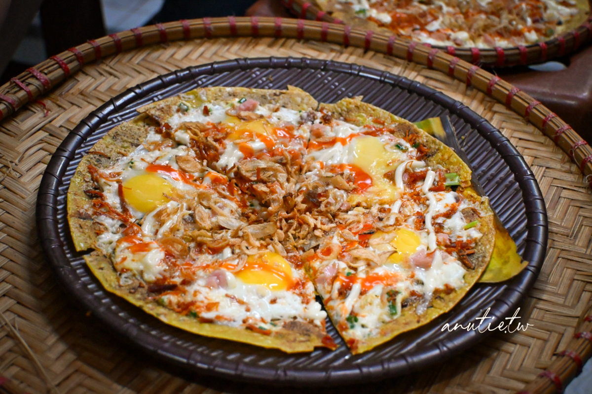【河內美食】Bánh Tráng Bé My|河內必吃米紙 Pizza!炭火現烤酥脆,越南特色街頭小吃 - 第15張圖 【河內美食】Bánh Tráng Bé My|河內必吃米紙 Pizza!炭火現烤酥脆,越南特色街頭小吃