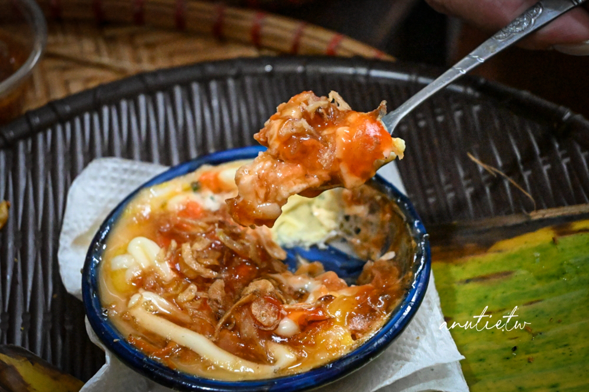 【河內美食】Bánh Tráng Bé My|河內必吃米紙 Pizza!炭火現烤酥脆,越南特色街頭小吃 - 第23張圖 【河內美食】Bánh Tráng Bé My|河內必吃米紙 Pizza!炭火現烤酥脆,越南特色街頭小吃