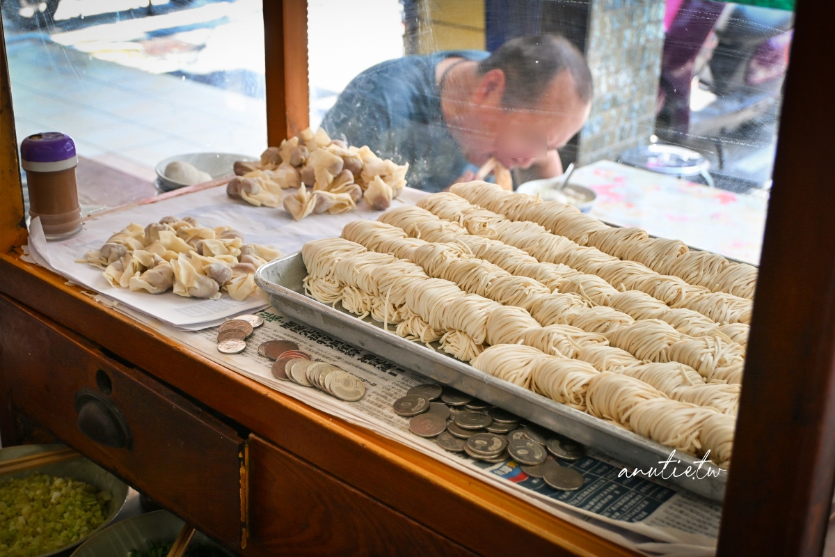 【宜蘭】羅東|無招牌麵店 清爽口味麻醬麵 滑嫩餛飩清甜內餡 古早味麵店推薦 - 第6張圖 【宜蘭】羅東|無招牌麵店 清爽口味麻醬麵 滑嫩餛飩清甜內餡 古早味麵店推薦