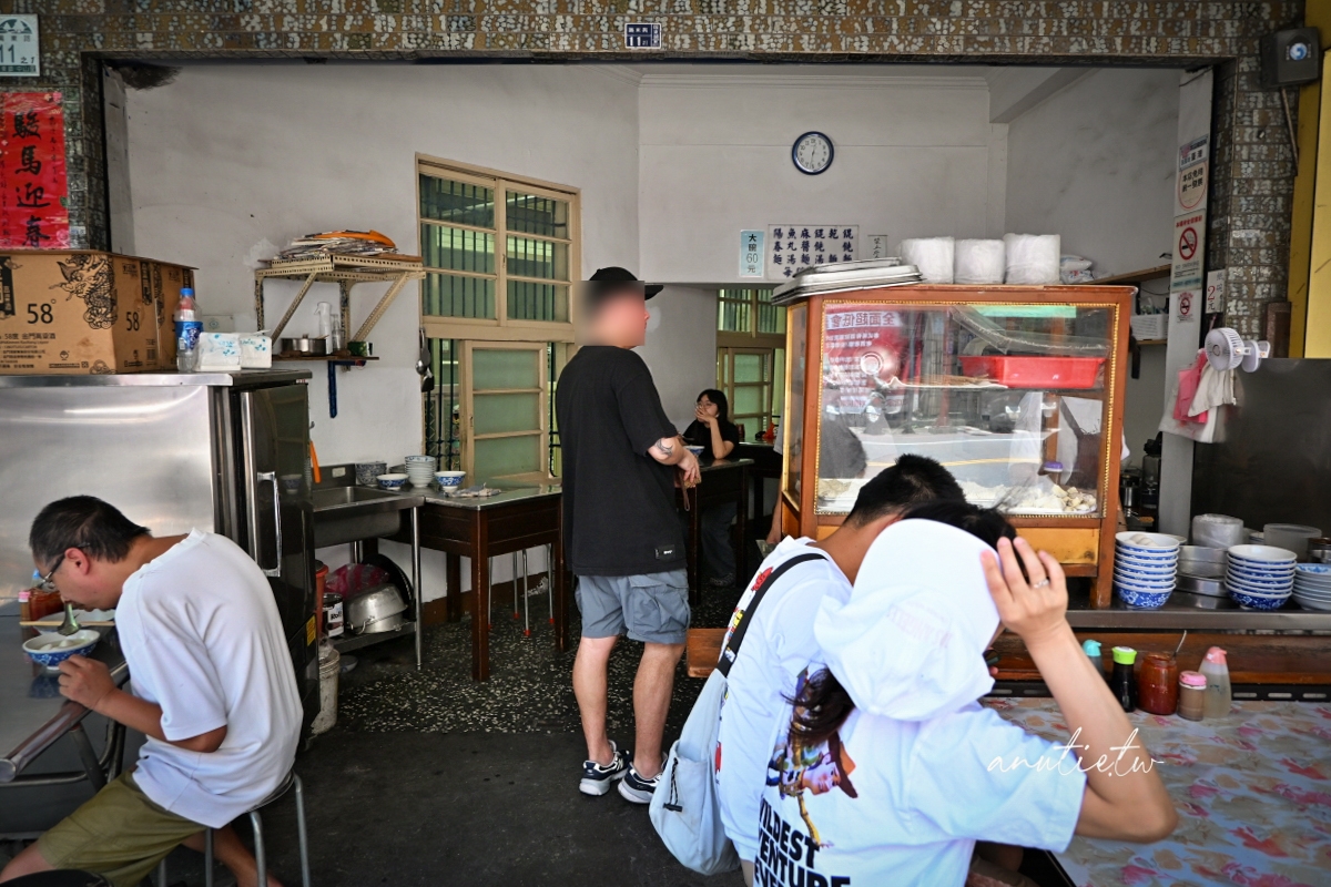 【宜蘭】羅東｜無招牌麵店 清爽口味麻醬麵 滑嫩餛飩清甜內餡 古早味麵店推薦