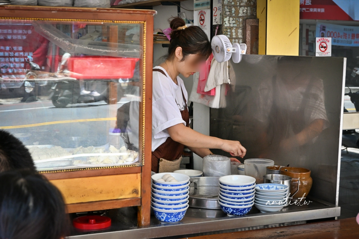 【宜蘭】羅東|無招牌麵店 清爽口味麻醬麵 滑嫩餛飩清甜內餡 古早味麵店推薦 - 第3張圖 【宜蘭】羅東|無招牌麵店 清爽口味麻醬麵 滑嫩餛飩清甜內餡 古早味麵店推薦