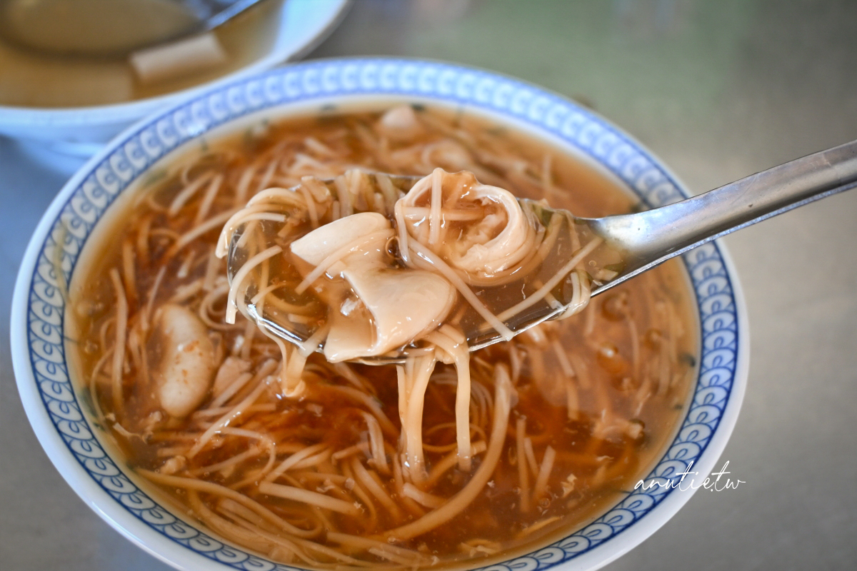 【宜蘭】羅東｜肉粽李，羅東夜市旁75年老店，熟門熟路在地人才知道的三代好味道