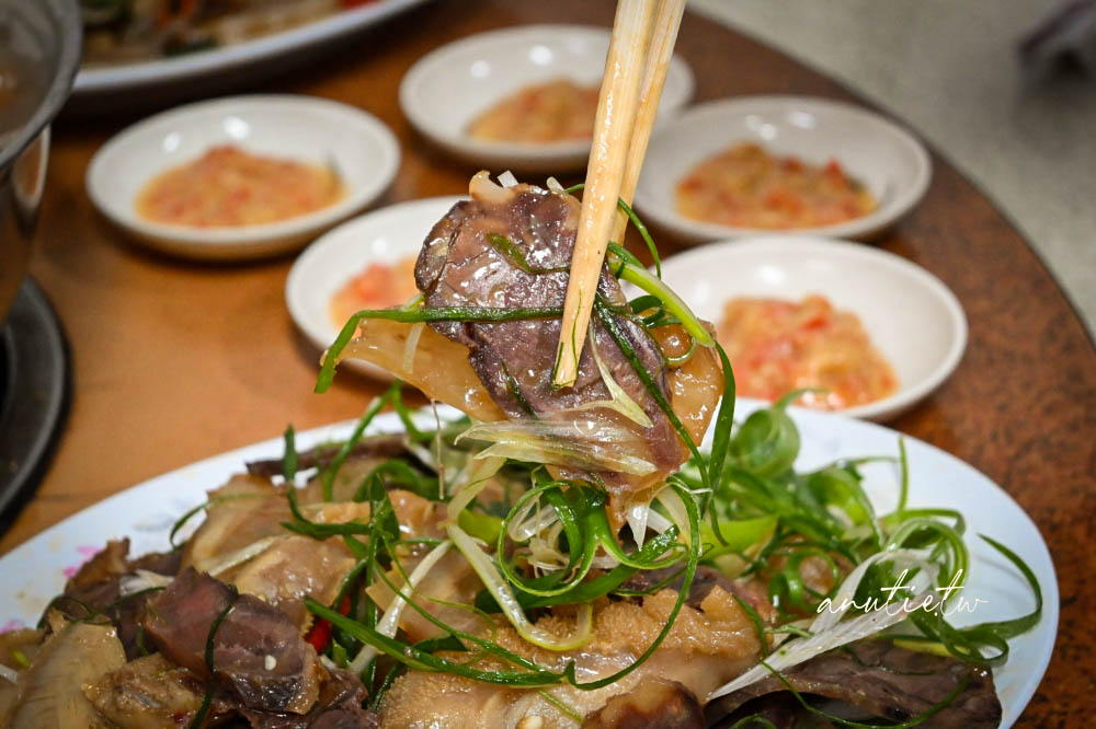 【中壢美食】中壢牛家莊｜中壢牛肉火鍋老店推薦，綜合火鍋、牛肉炒麵、熱炒一次滿足，適合多人聚餐