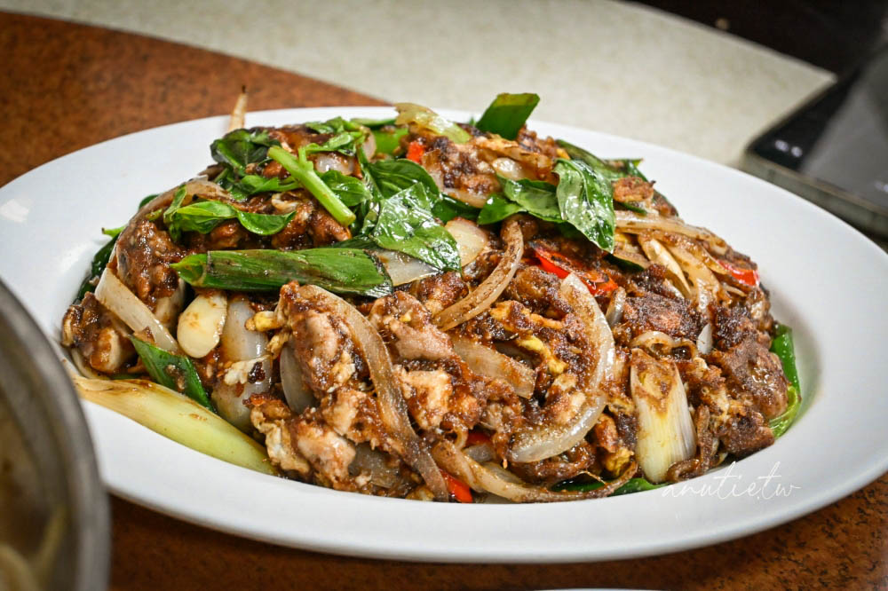 【中壢美食】中壢牛家莊｜中壢牛肉火鍋老店推薦，綜合火鍋、牛肉炒麵、熱炒一次滿足，適合多人聚餐