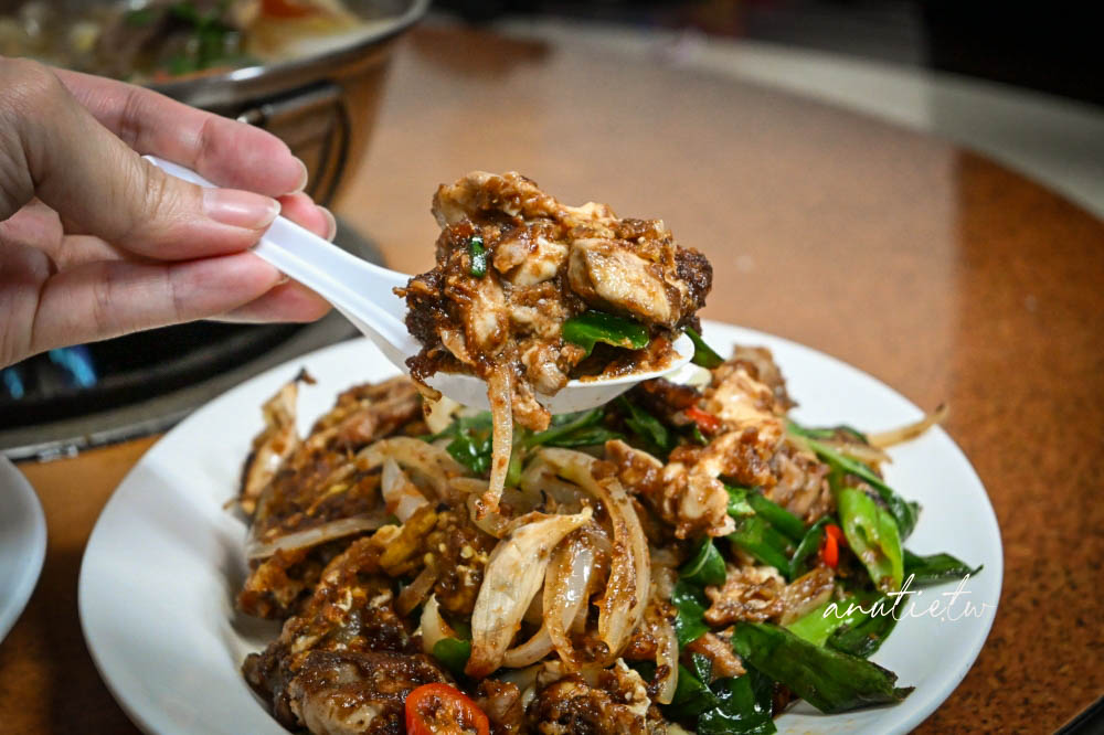 【中壢美食】中壢牛家莊｜中壢牛肉火鍋老店推薦，綜合火鍋、牛肉炒麵、熱炒一次滿足，適合多人聚餐