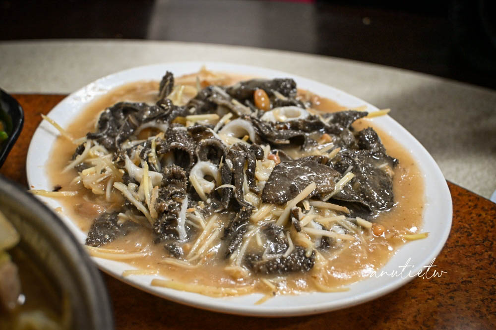 【中壢美食】中壢牛家莊｜中壢牛肉火鍋老店推薦，綜合火鍋、牛肉炒麵、熱炒一次滿足，適合多人聚餐