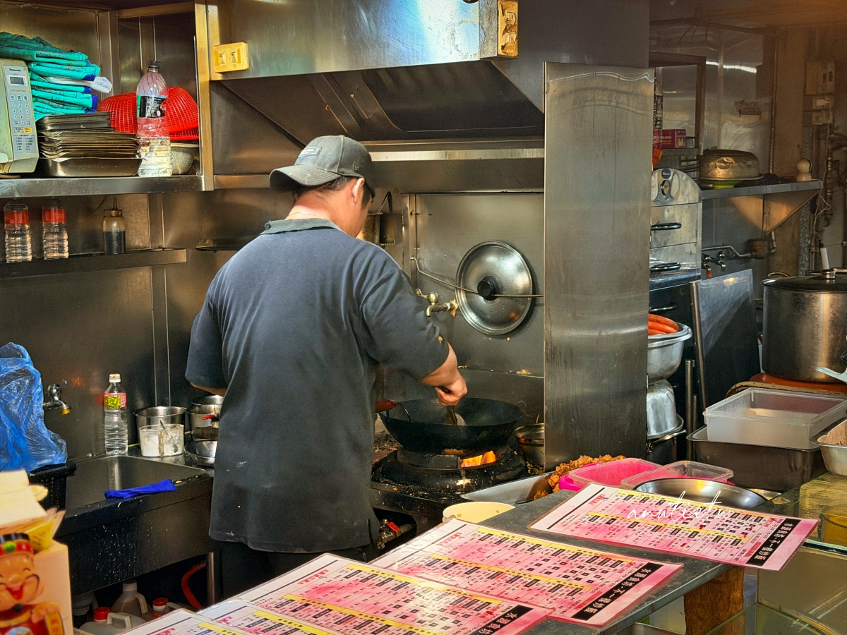 【台北】公館站｜水源食坊不一樣炒飯，避風塘蟹炒飯粒粒分明超涮嘴，盤底中獎一天三盤免費吃